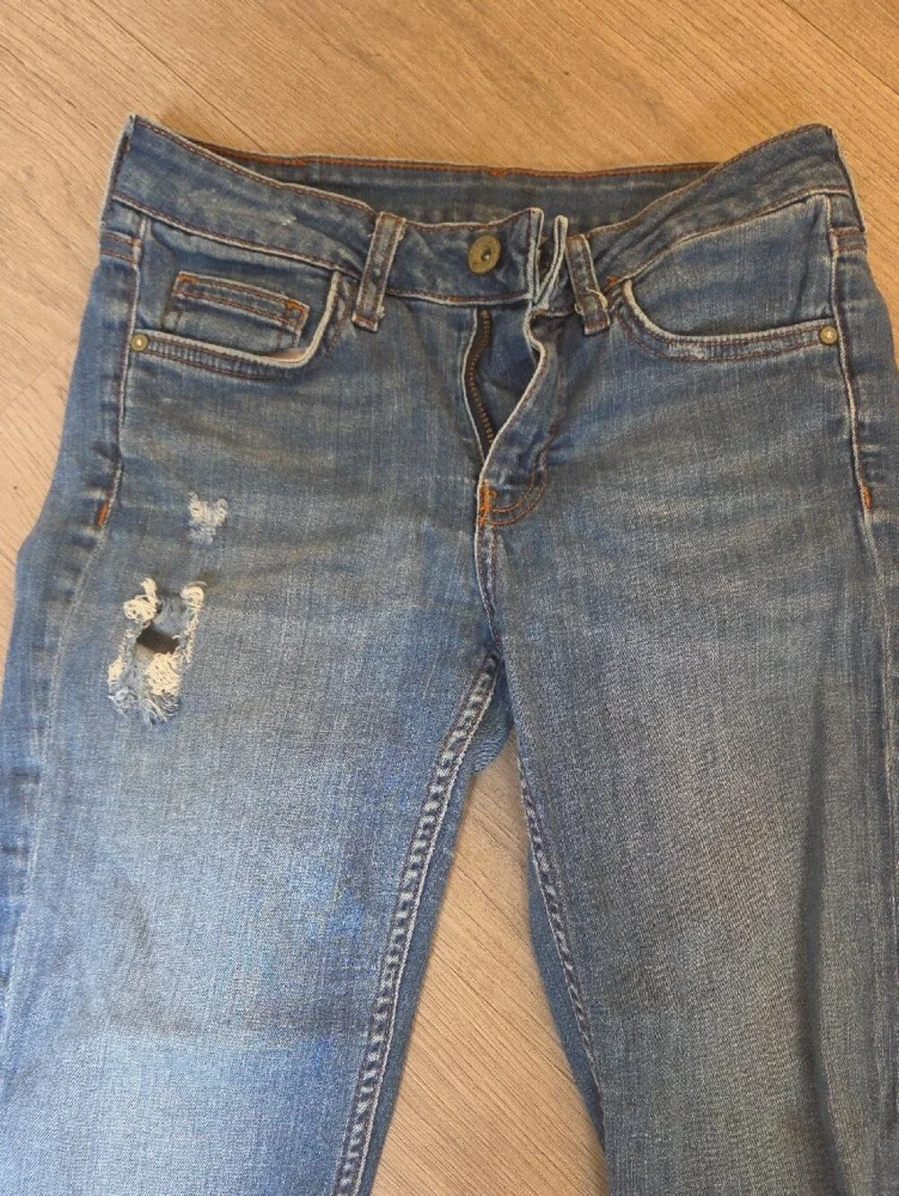 Zara Blue Distressed Cropped Ankle Jeans